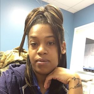 Meet your Posher, Denisha